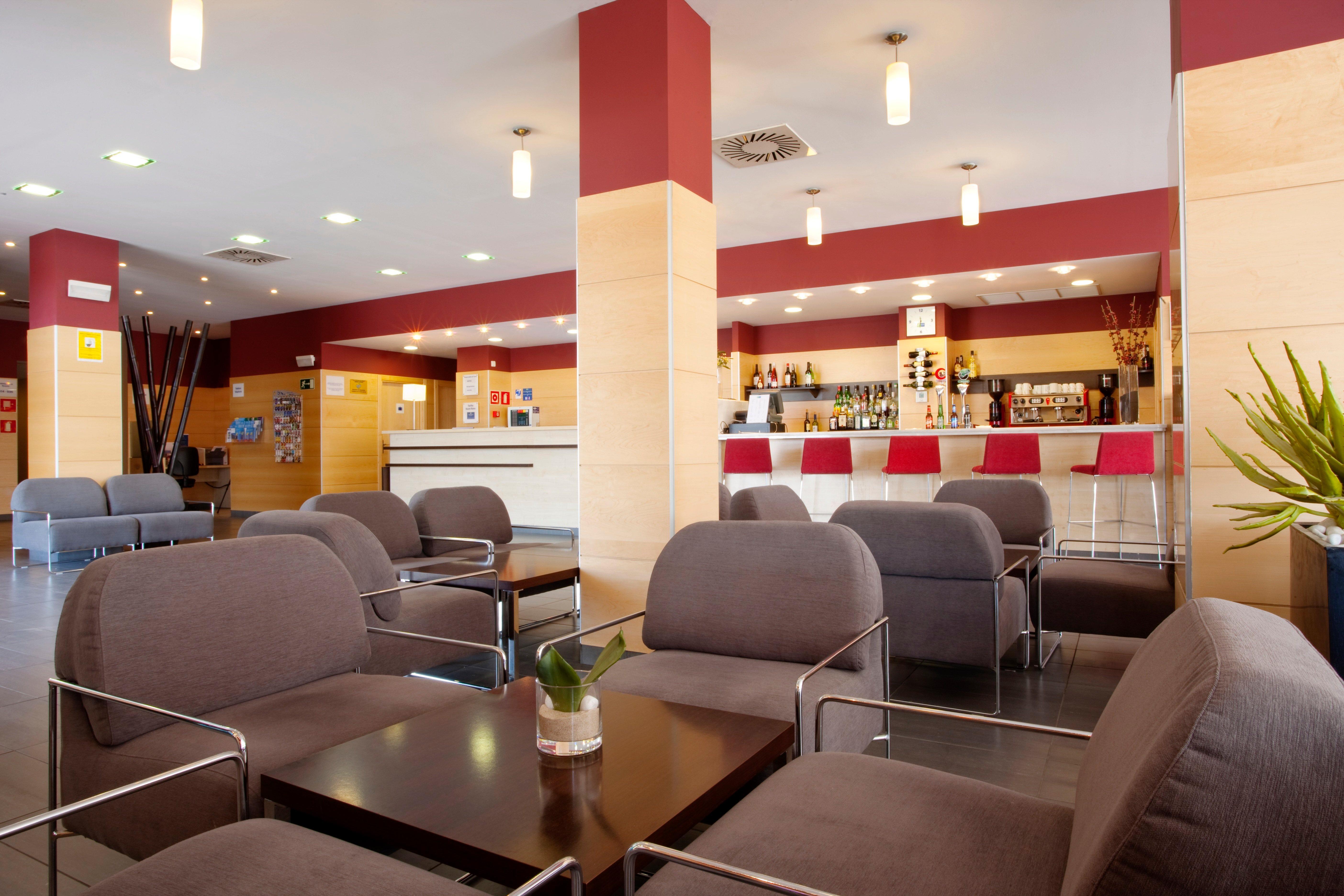 Holiday Inn Express Malaga Airport, An Ihg Hotel Ресторант снимка